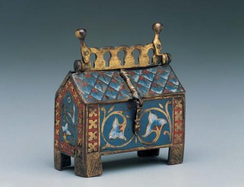 theancientwayoflife:~ Miniature Casket.Culture: FrenchDate: ca. A.D. 1250–1300Medium: Champlev