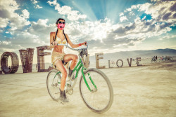 shawtynug:  bobbycaputo:  Burning Man 2014 Series Photographed by Trey Ratcliff   Take me there 😵😿  I want to go sooo bad!