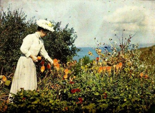 Gustave Gain, French Women, 1909-1910, autochrome