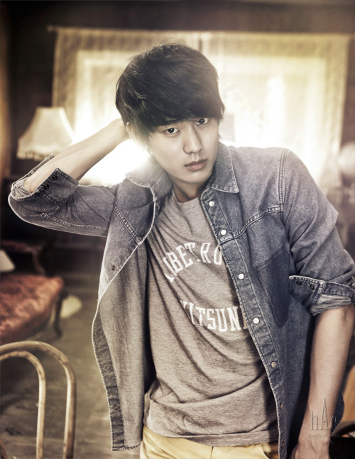 withljongsuk:   Lee Jong Suk, Jung So Min, Yoon Seung Ah, Kim Soo Hyun for Ceci August 2011 Issue: M