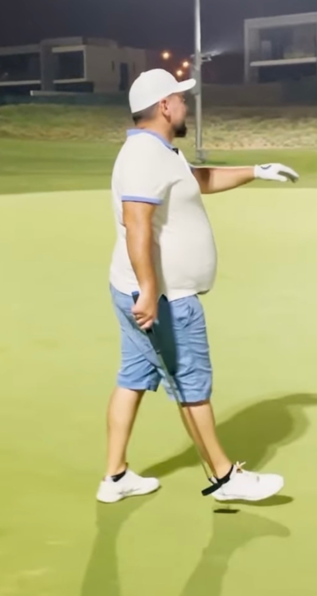 vavavoommmsblog:fatass on the golf course… i think ur gonna need a bigger shirt 😭 