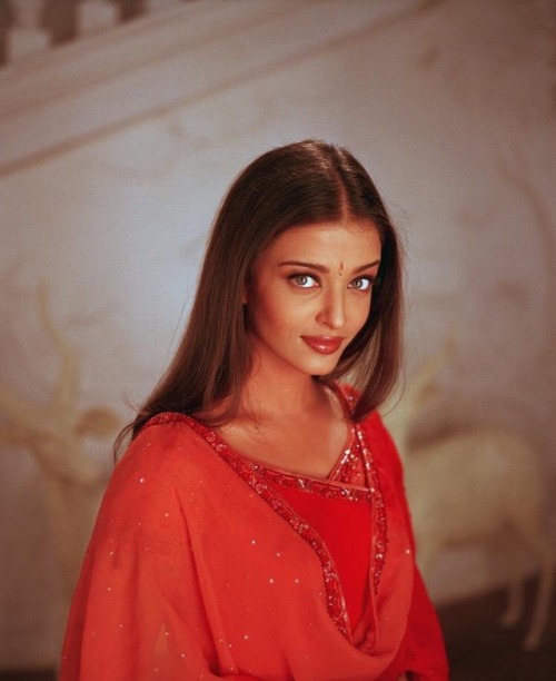 90sbluejeans: Aishwarya Rai (90s)