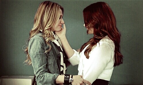 skimmons-swanqueen: Less than 2 week until we are ruined emotionaly by Faking It. Again.