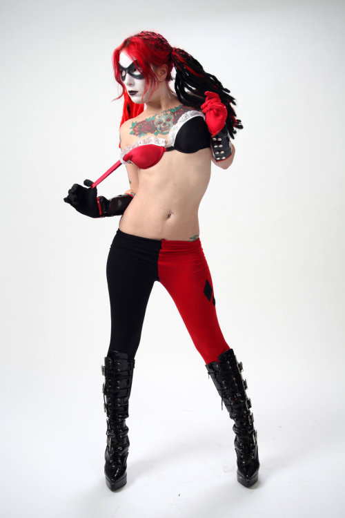the-dark-joker-chronicle:  Harley Quinn fucking sexy !!!   Sexy Cosplay and Geek things like,follow,reblog    Click here for the archive
