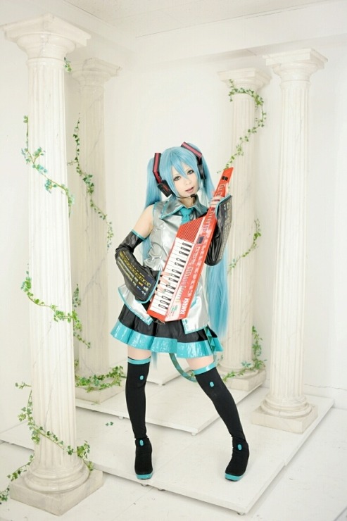 dirty-gamer-girls:  Rinto Tocchi on World CosplaySource: Rinto TocchiDirty Gamer Girls