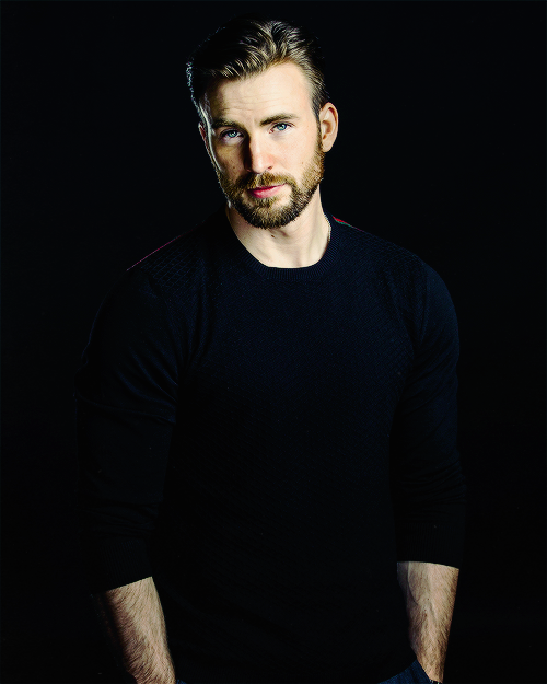 srgntbarnes:  12/100 pictures of Christopher Robert Evans  