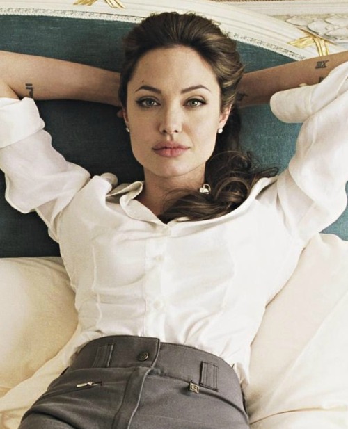 le-jolie:Angelina Jolie photographed by Annie Leibovitz, 2005
