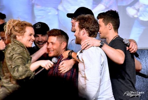 weallneedcastiel: Group hug (and drunk Jensen) [x]