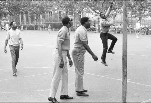 The Four Tops playing basketball in New York City, 1965.Photos by Don Paulsen