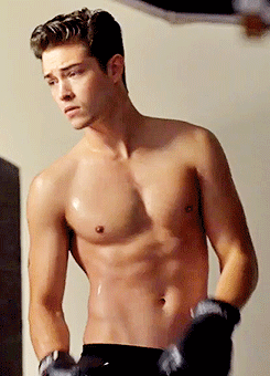 cutegayblogblr:  OMFG he´s so fucking perfect! I gets eyeorgasm just by looking