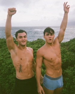 bootybuttheaven:Ethan & Grayson Dolan