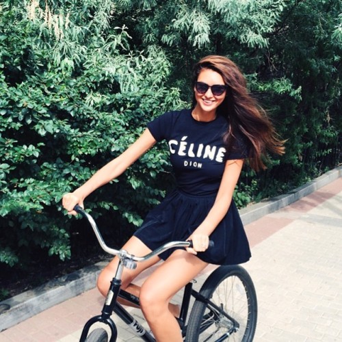 bikes-cycling:girls—collection:Rita Nesterets@ritanesterets on InstagramWearing Capslockshop: @capsl