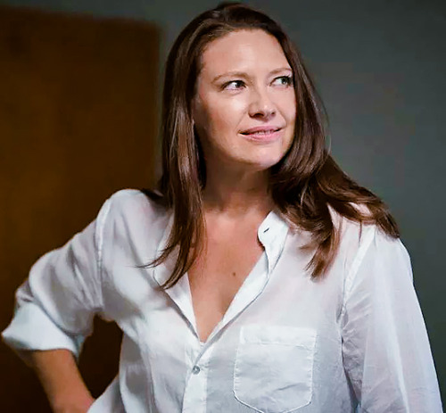 Anna Torv - Helen Norville