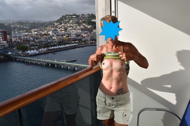 Another stunning anonymous submission to Cruise Ship Nudity!!! It looks like you