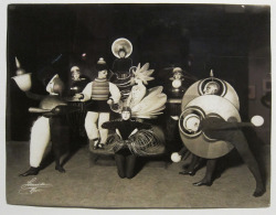 ddmag:  Bauhaus Stage Costumes 