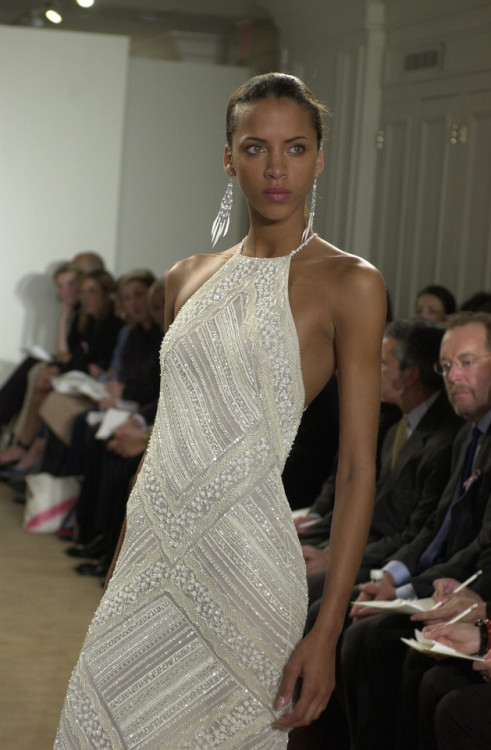 knittinganddrinkingtea: Ralph Lauren Spring 2002 Model: Noémie Lenoir