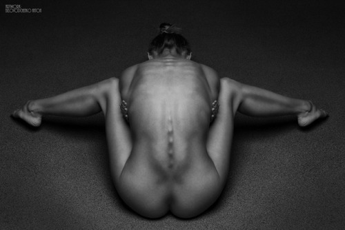 (Women’s Bodies Captured In Stunning B&amp;W ‘Bodyscapes’から)