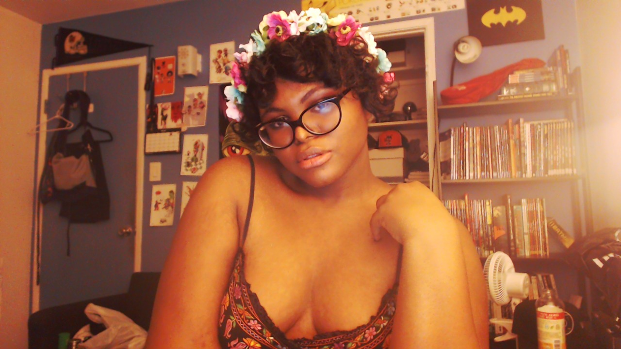 kat-blaque:  Floral Crowns and bra burning.  #feminisminaction #theendoftheworld