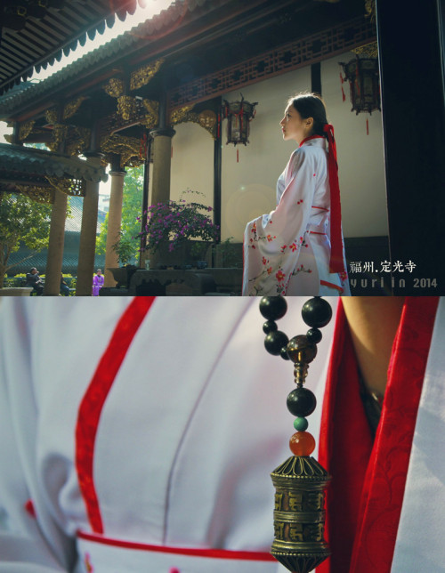 mingsonjia: Girl wearing Hanfu            Dingguang Temple, Fuzhou