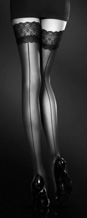 crixus-dom: Así gatita, con tacones y medias hasta medio muslo Come to me…crixus-dom.tumblr.c