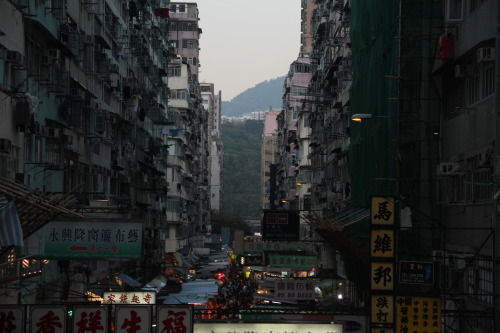bounce-shhh:  Kowloon Markets - Hong Kong 