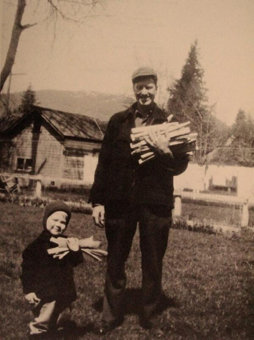 fuckingfreud:David Lynch collecting firewood with his dad in Sandpoint, Idaho at age 3.