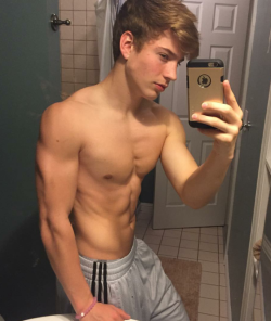 sexyboysbeingsexy.tumblr.com post 145058733674