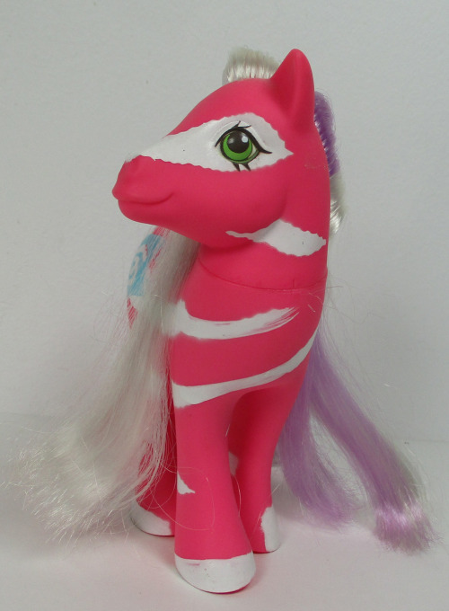 It’s My Little Monday!With…G1 ColorSwirl pony Springy! Now here’s a real bold choice! The Col