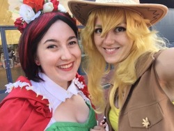 gremlin-in-training: Had super fun day at Supanova Melbourne today.   Here’s of photo of myself as Spring Maiden Ruby and my friend as Summer Maiden Yang based off of @dashingicecream’s art 