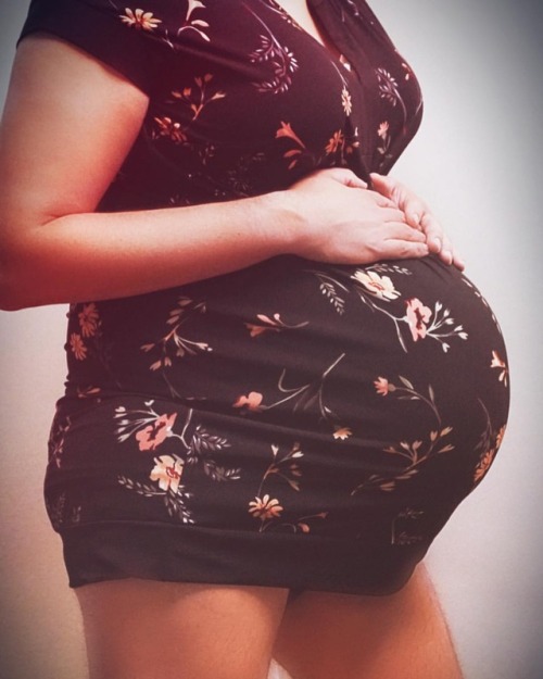 Dressed up and waiting for you to take me out and show me off. Where are you?  #mpreg #moonbump #mal