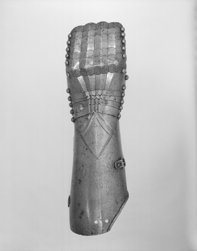 Left Gauntlet, Metropolitan Museum of Art: Arms and ArmorBashford Dean Memorial Collection, Funds fr