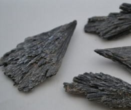 caitlynhetillica:  Compilation of Protective Gem StonesEspecially useful for event’s