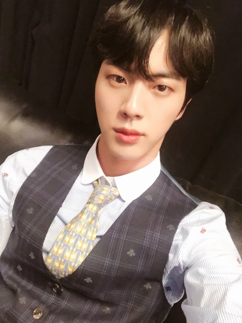 allforbts: 180521 Seokjin’s Tweet아미들 너무너무 고마워요 아미 덕분에 해외에서도 이렇게 상을 받네요! 사랑해요 아미아미아미아미ARMYs, th