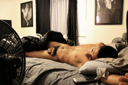 2hot2bstr8:  mmmmmmmmmmm i want to crawl into bed and get him hardツ  loving that yummy looking soft dick…..