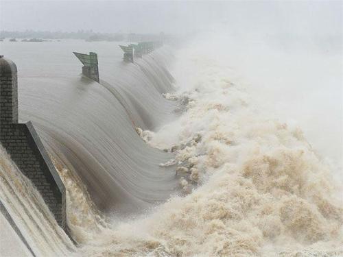 qock:Heavy rains lash many parts of Gujarat by AFP