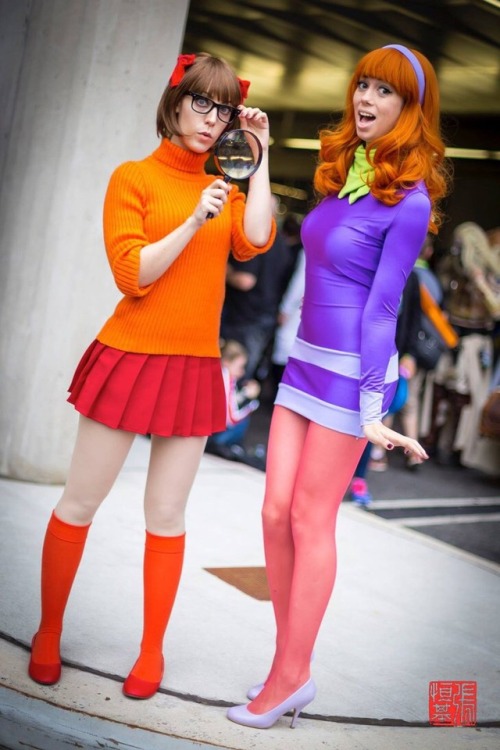 pantyhoselovr: Daphne and Velma