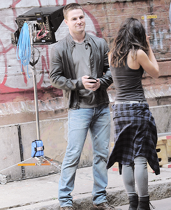 felicitys-smoaks:Stephen Amell filming Teenage Mutant Ninja Turtles 2 with Megan Fox on May 12, 2015