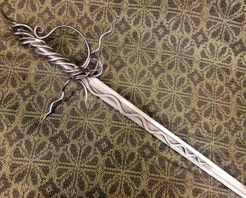 Latest R’lyehan rapier has started its journey towards its new master across the high seas fittingly