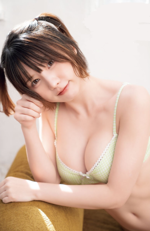 deepbluetomato:  えなこ adult photos