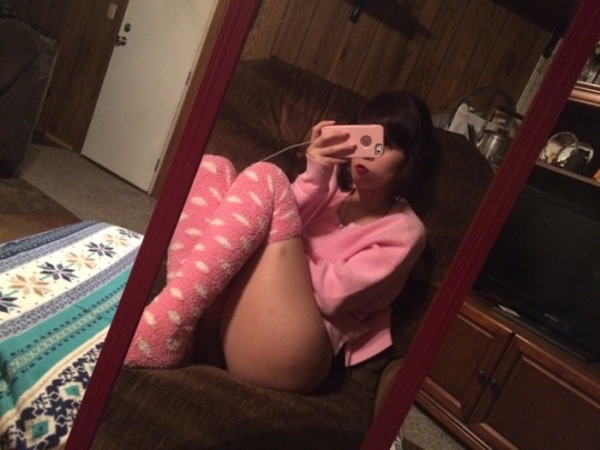 abrattypixie:  How jealous would your wife be if she knew you touched yourself to a pretty little girl like me everyday? 