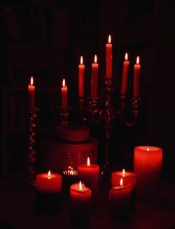 gothiccharmschool:  Flickering candles will
