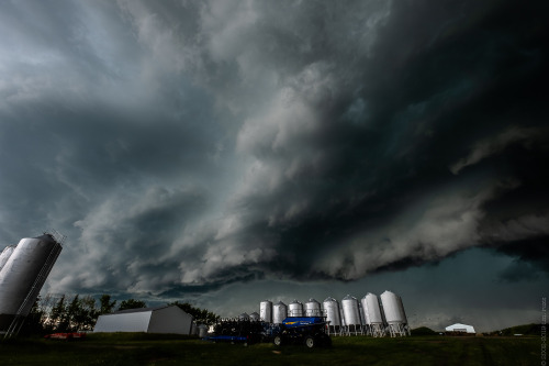 I had a crazy hard time deciding which photos of this remarkably beautiful high structure storm to s