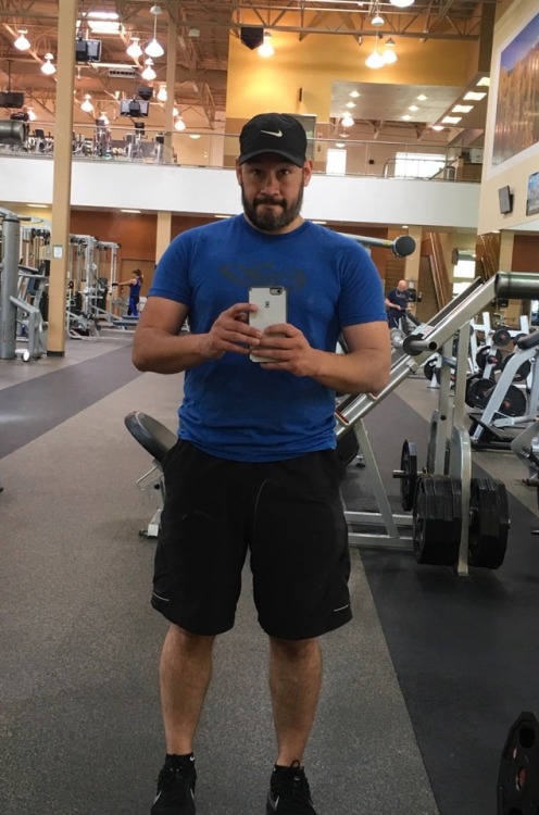 My second day of using a proper gym, not a bowflex! Selfie time!