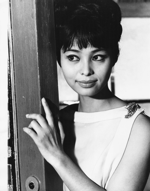 classicladiesofcolor:Actress Akiko Wakabayashi in You Only Live Twice (1967).