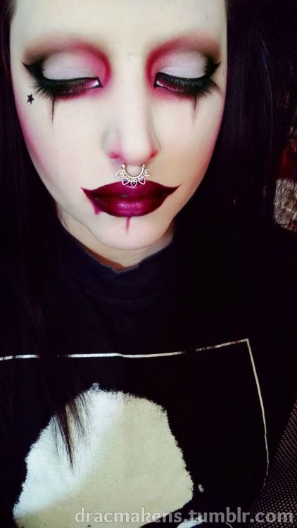 dracmakens:My makeup for today. Felt like doing another michael hussar inspired makeup look today and this is what I came up with. I used sugarpill, lime crime and urban decay for the eyes, kleancolor for the cheeks, and a mix between urban decay’s