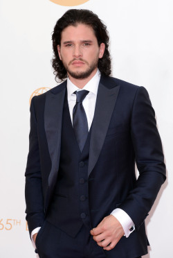 smallwind:  2013 9/22 Kit Harington arrives