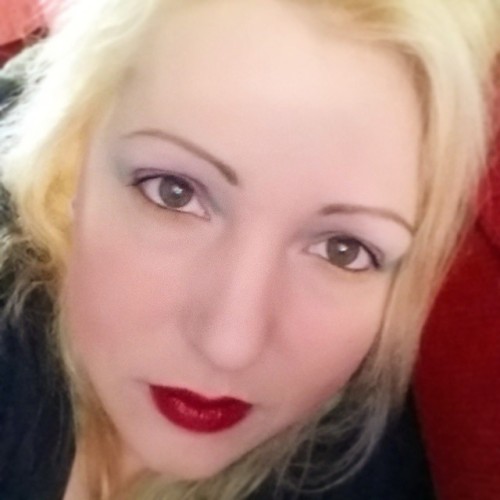 Bored So I Did My Makeup :/ #blonde #makeup #redlips