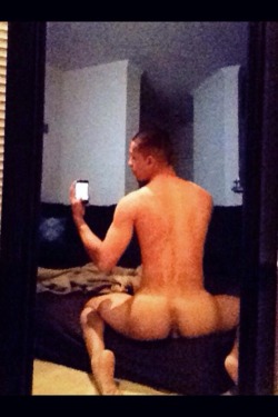 kingb-1985:  🎂 He want that #Cake #BottomsUp