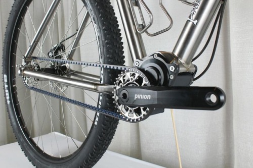 sickbicycles: *not ours* But how neat does the @pinion.eu X @carbondrive look? It’s just so super ti