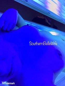 southernbellwife:  A little tanning bed fun